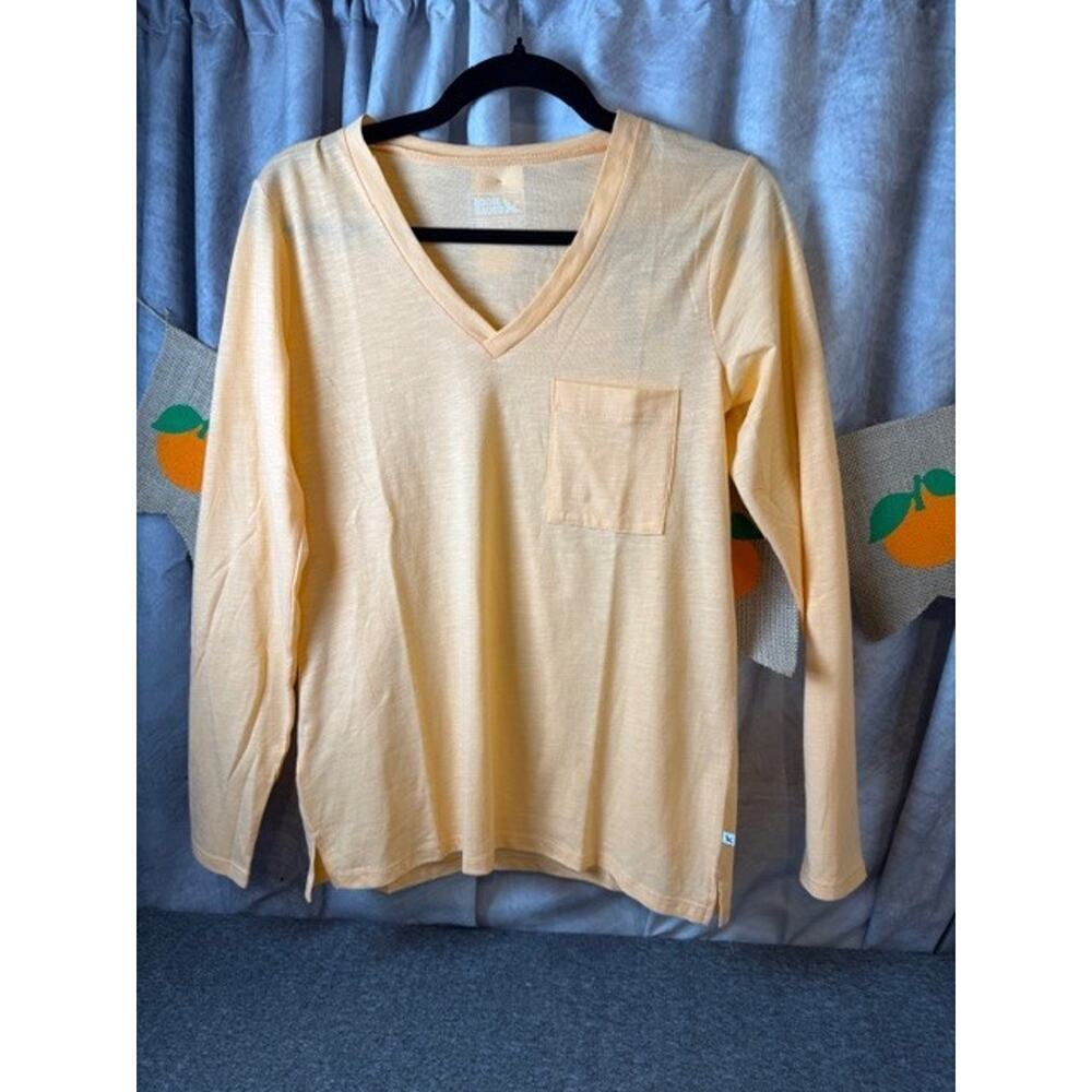 Eddie Bauer Womens Tryout V-Neck Tee Apricot Long Sleeve Size XS NWT - Picture 2 of 7